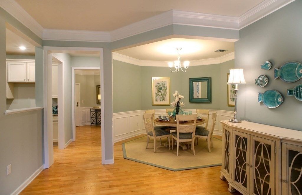 Chandelier, Dining room, Interior, Recessed Lighting, Wood Texture Flooring