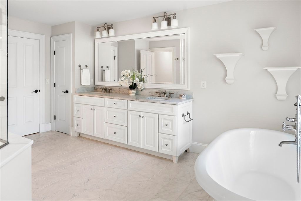 Bathroom, Dual Sink Vanities, Free Standing Baths, Interior