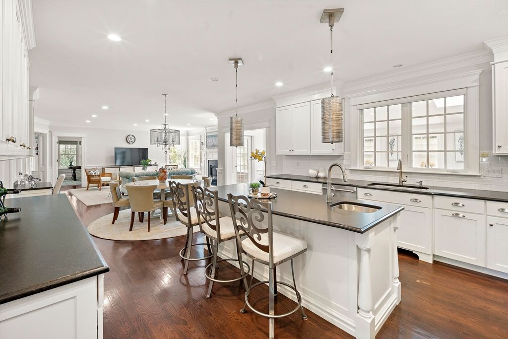 Dining room, Interior, Kitchen, Pendant Lights, Recessed Lighting, Wood Texture Flooring