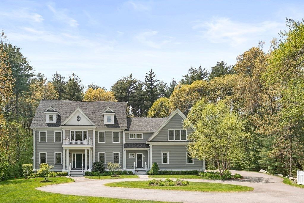 Exterior, Facade, Farmhouse