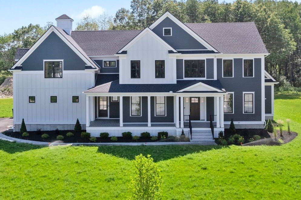 Exterior, Facade, Farmhouse