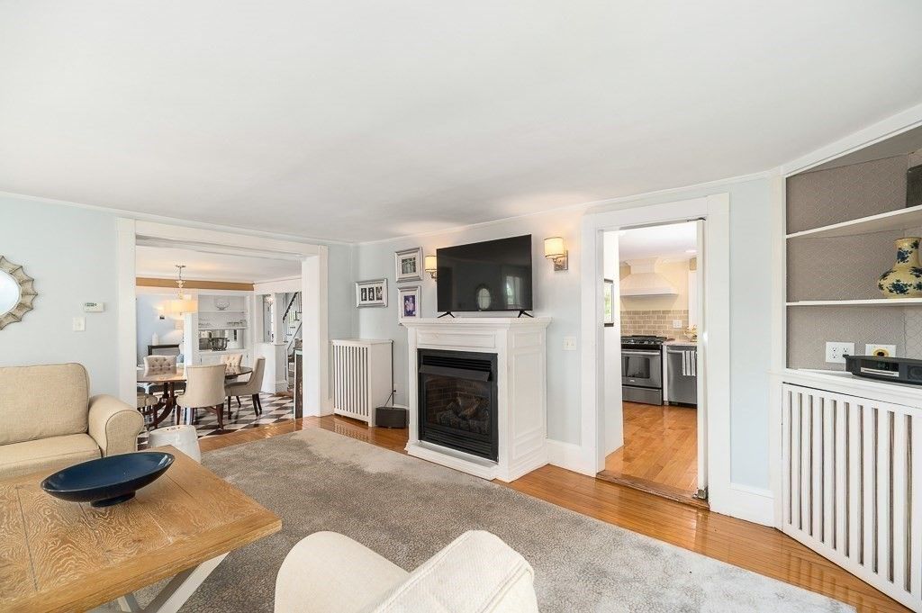 Chandelier, Dining room, Fireplace, Interior, Kitchen, Pendant Lights, Wood Texture Flooring