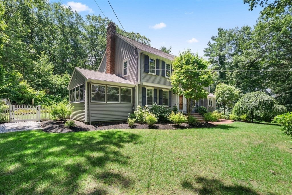 Backyard, Exterior, Facade, Queen Anne Victorian