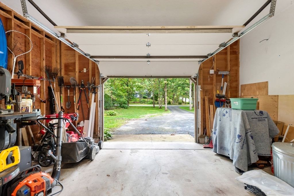 Garage, Interior, Wooden Walls