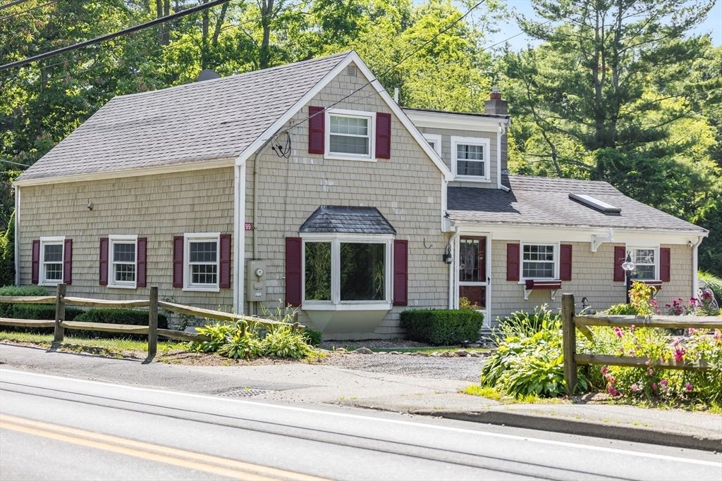 Exterior, Facade, Cape Cod