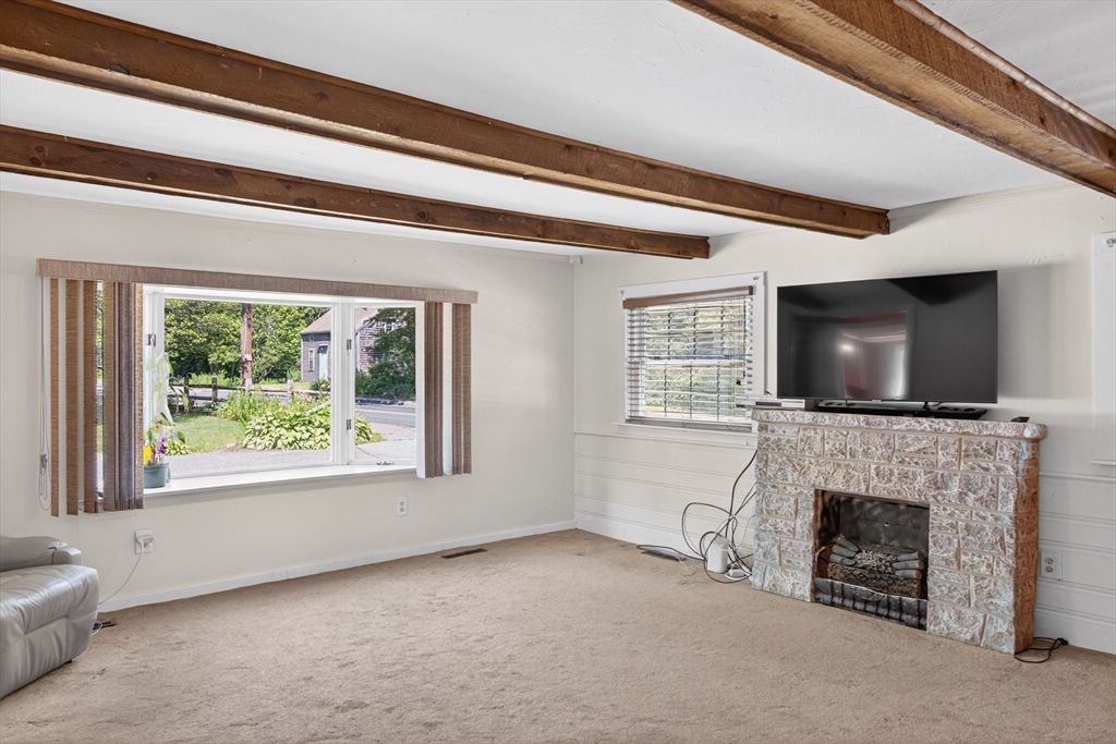 Empty room, Fireplace, Interior, Wooden Beams
