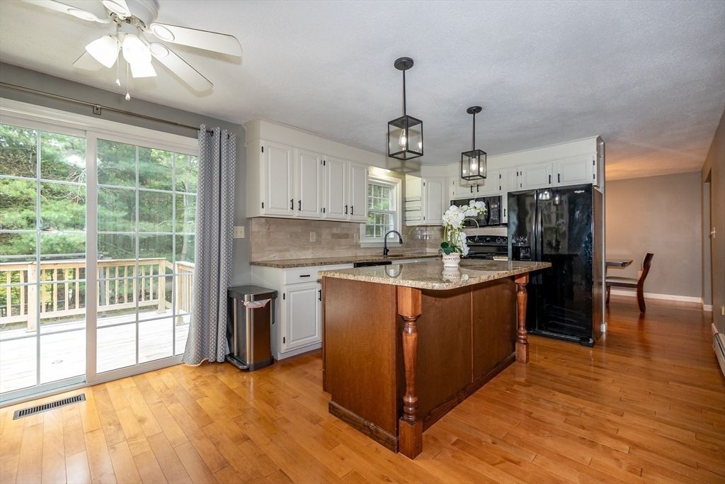 Interior, Kitchen, Pendant Lights, Wood Texture Flooring
