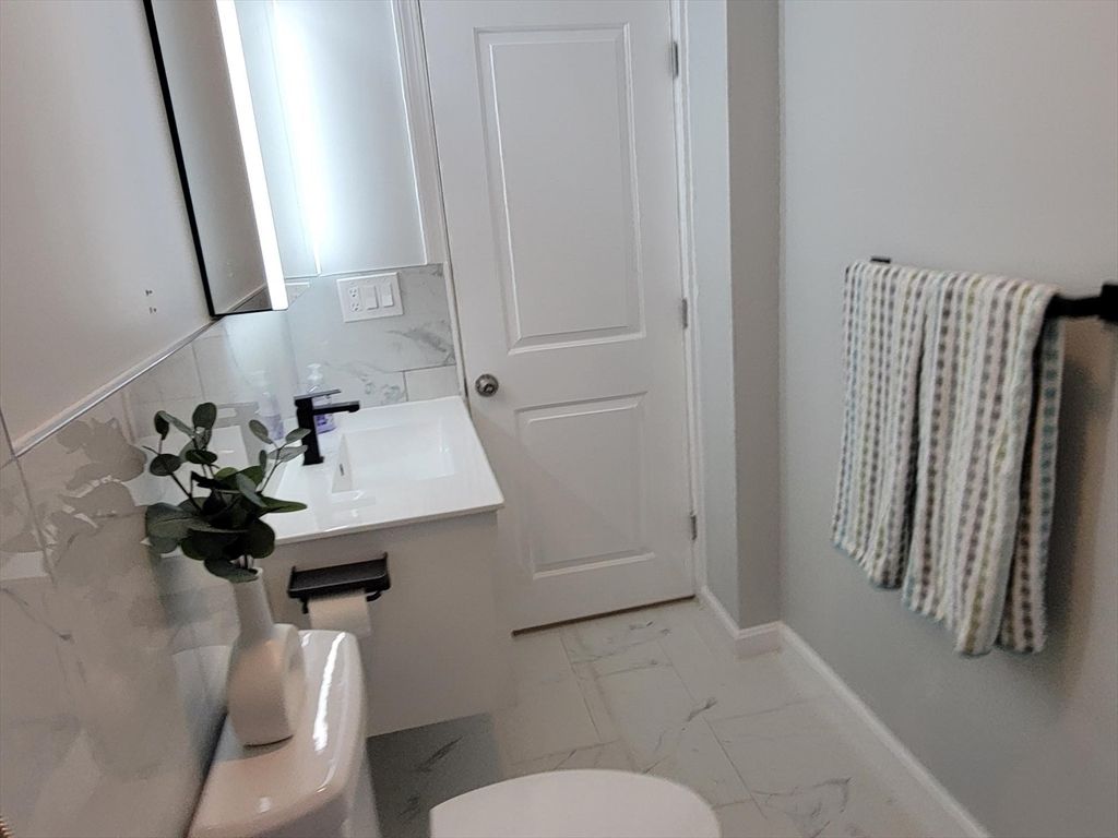Bathroom, Interior, Marble, Marble Walls