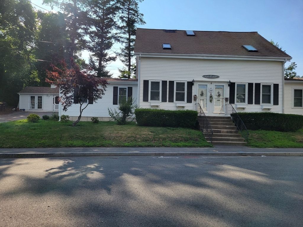 Exterior, Facade, Cape Cod