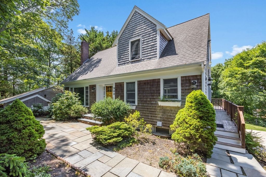 Exterior, Facade, Cape Cod