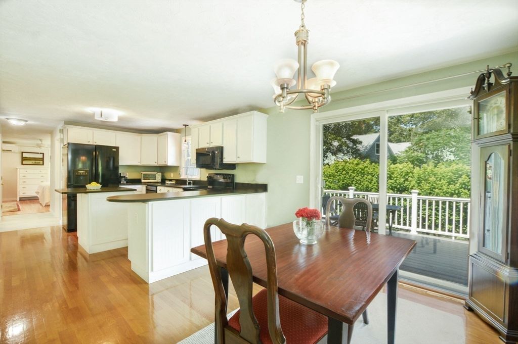 Chandelier, Dining room, Interior, Kitchen, Wood Texture Flooring