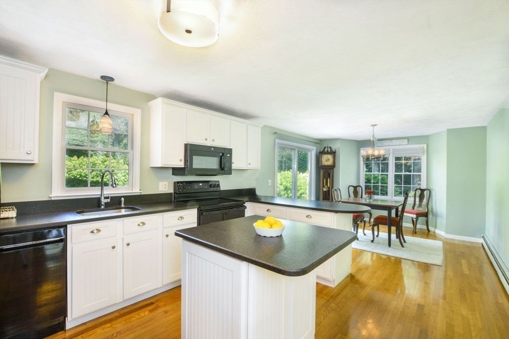 Chandelier, Dining room, Interior, Kitchen, Pendant Lights, Wood Texture Flooring