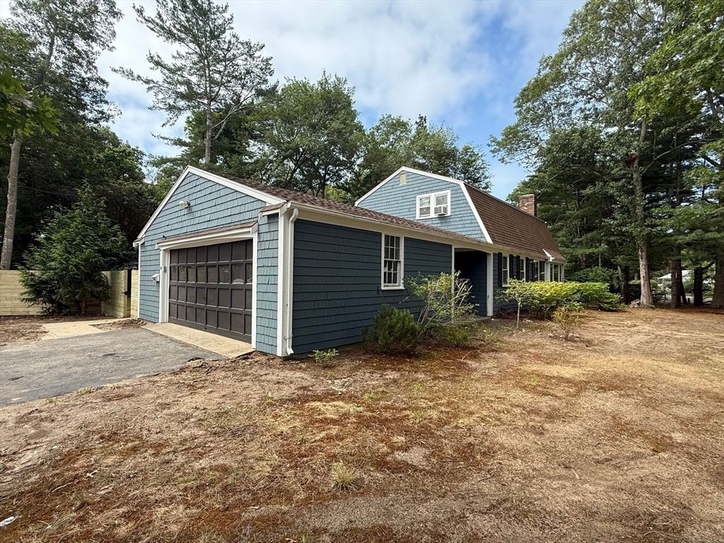 Backyard, Detached Garage, Exterior