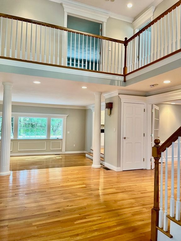 Interior, Recessed Lighting, Wood Texture Flooring