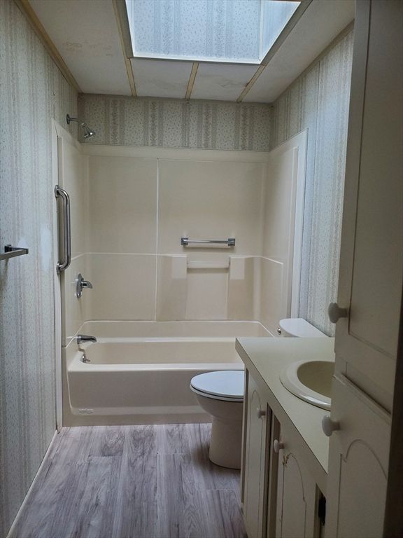 Bathroom, Interior, Wood Texture Flooring