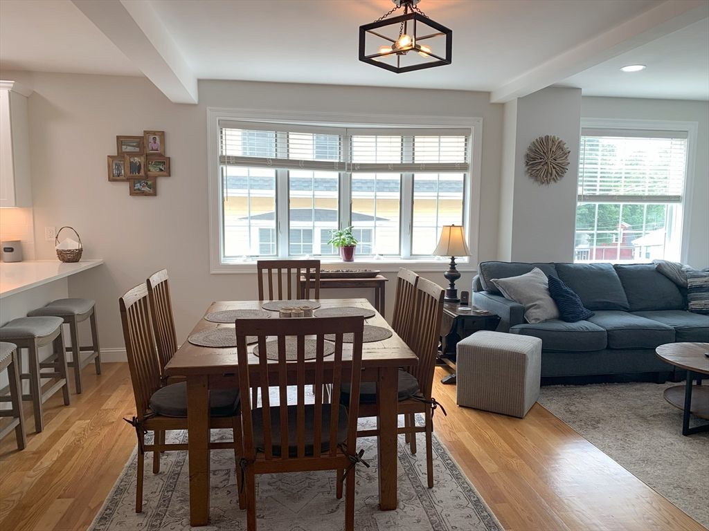 Dining room, Interior, Living room, Pendant Lights, Recessed Lighting, Wood Texture Flooring