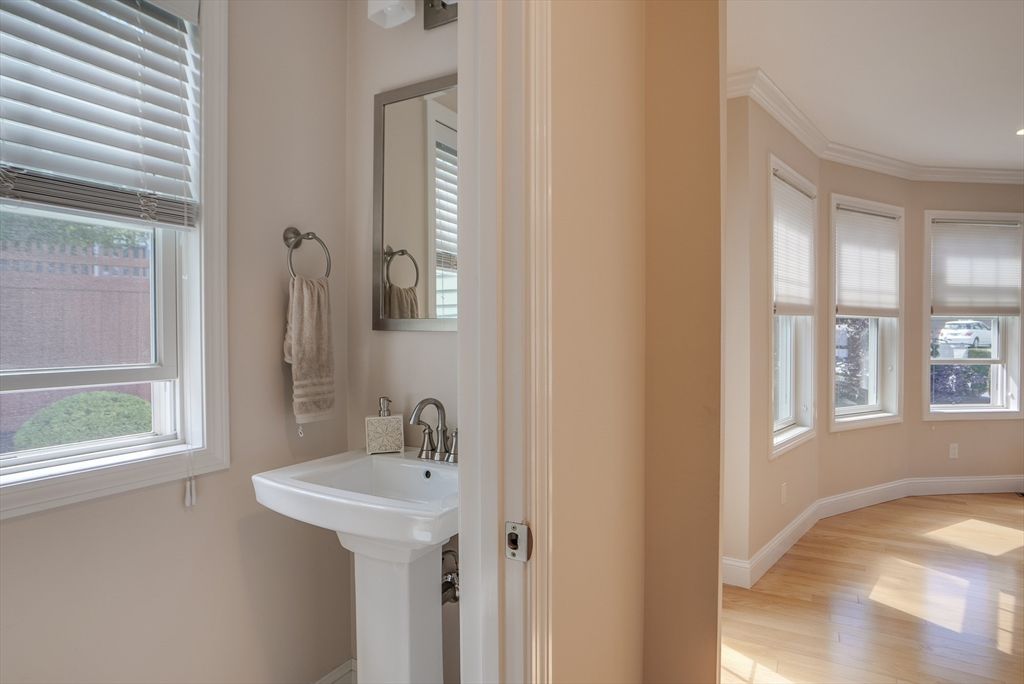 Bathroom, Interior, Recessed Lighting, Wood Texture Flooring