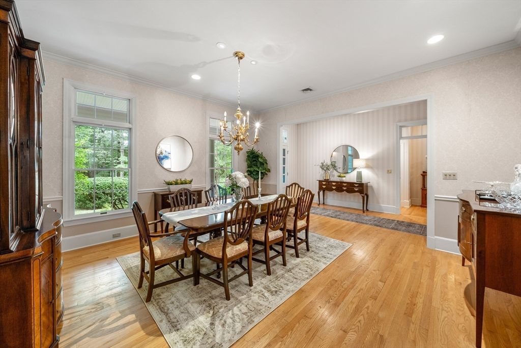 Chandelier, Dining room, Interior, Recessed Lighting, Wood Texture Flooring