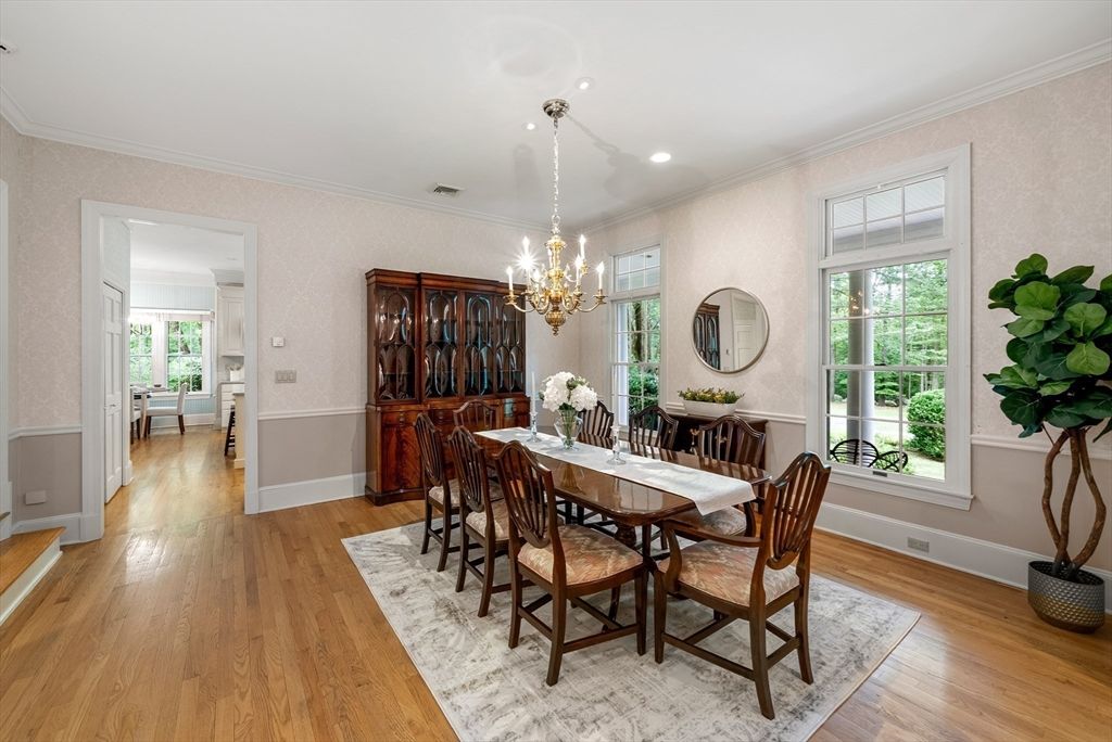 Chandelier, Dining room, Interior, Recessed Lighting, Wood Texture Flooring