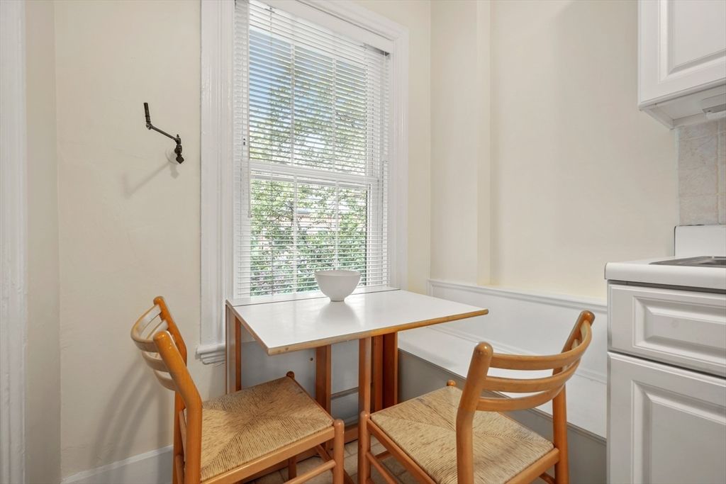 Dining room, Interior