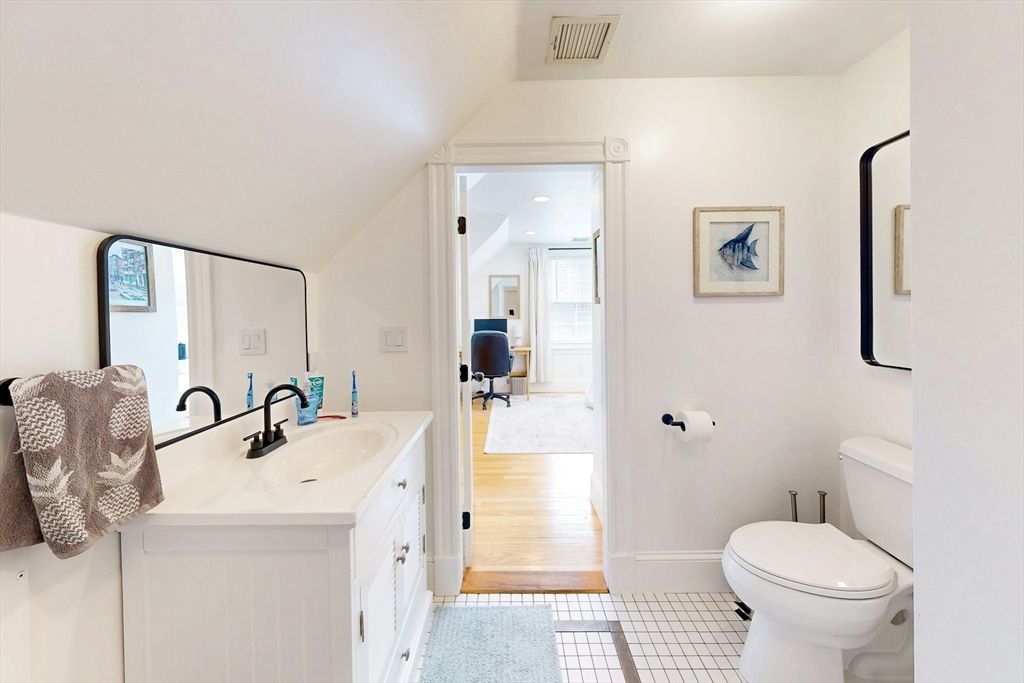 Bathroom, Interior, Recessed Lighting, Wood Texture Flooring