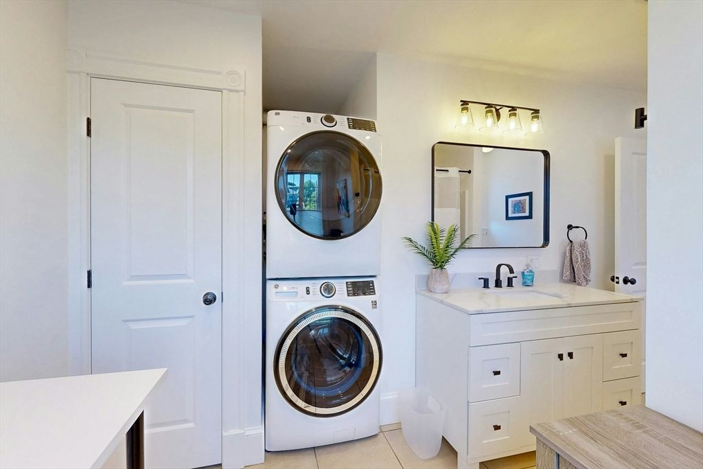 Interior, Utility Closets, Washer