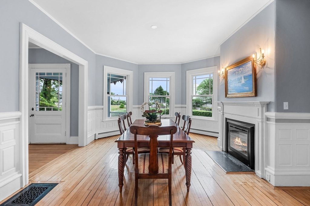 Dining room, Fireplace, Interior, Wood Texture Flooring