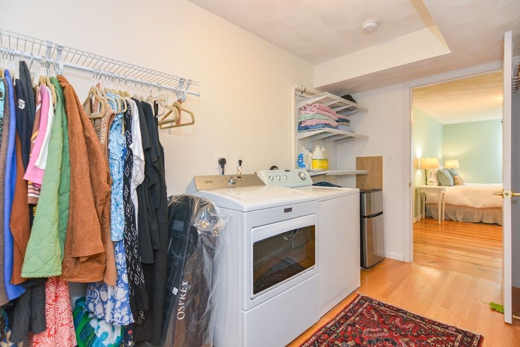 Bedroom, Interior, Washer, Wood Texture Flooring