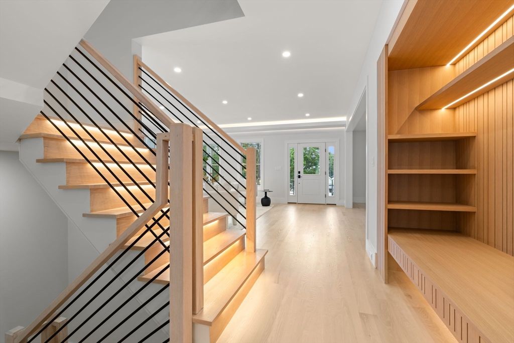 Interior, Recessed Lighting, Wood Texture Flooring
