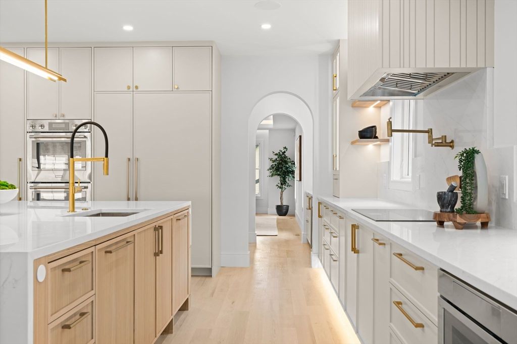 Interior, Kitchen, Pendant Lights, Recessed Lighting, Wood Texture Flooring