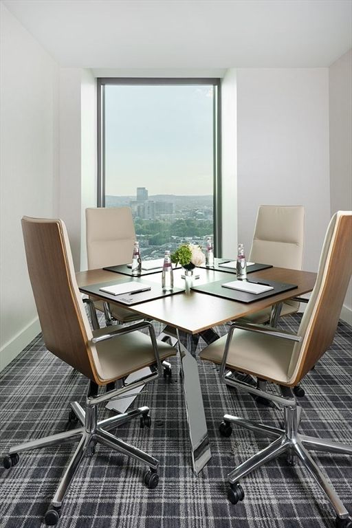 Home Office, Interior