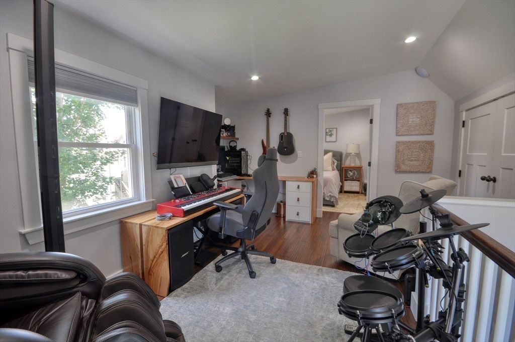 Fitness Equipment, Home Office, Interior, Recessed Lighting, Wood Texture Flooring