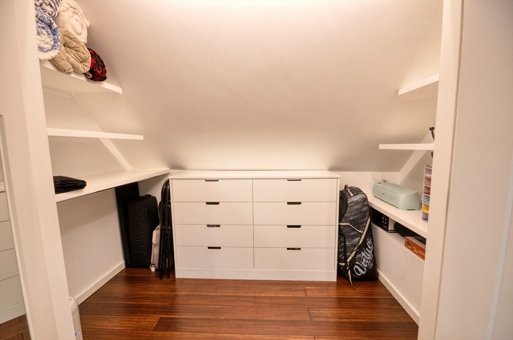 Interior, Walk-in Closets, Wood Texture Flooring