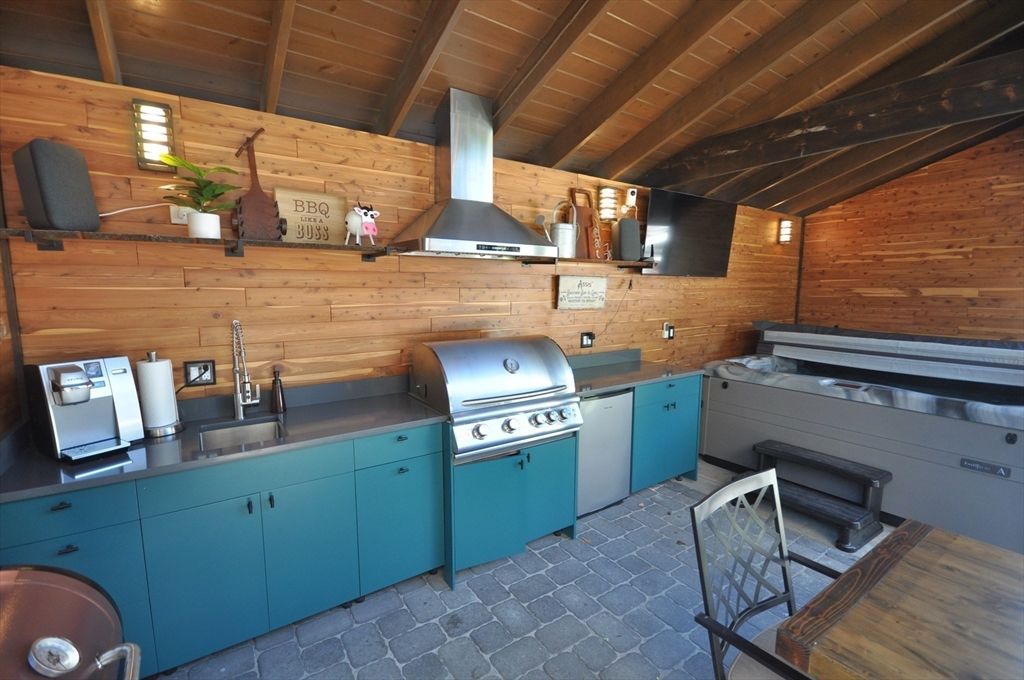 Interior, Kitchen, Stainless Steel Appliances, Wooden Beams, Wooden Ceilings, Wooden Walls