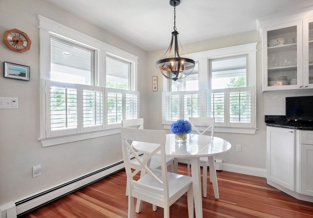 Chandelier, Dining room, Interior, Pendant Lights, Recessed Lighting, Wood Texture Flooring