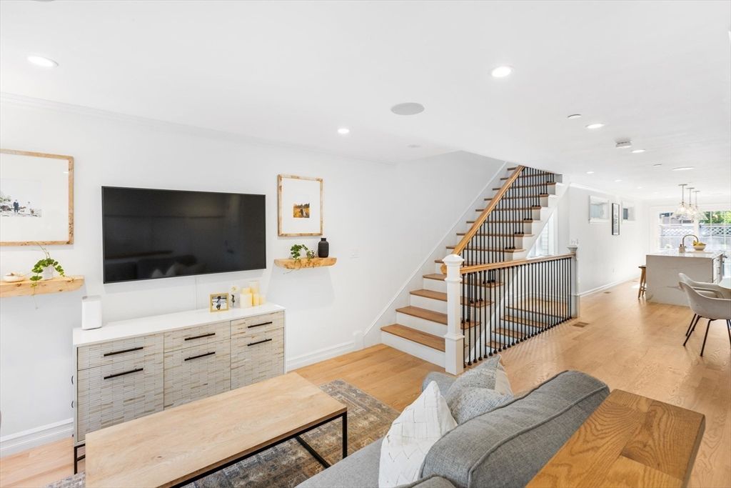 Dining room, Interior, Living room, Pendant Lights, Recessed Lighting, Wood Texture Flooring