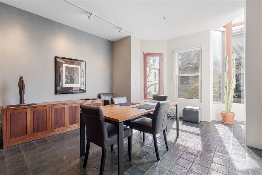 Dining room, Interior, Recessed Lighting