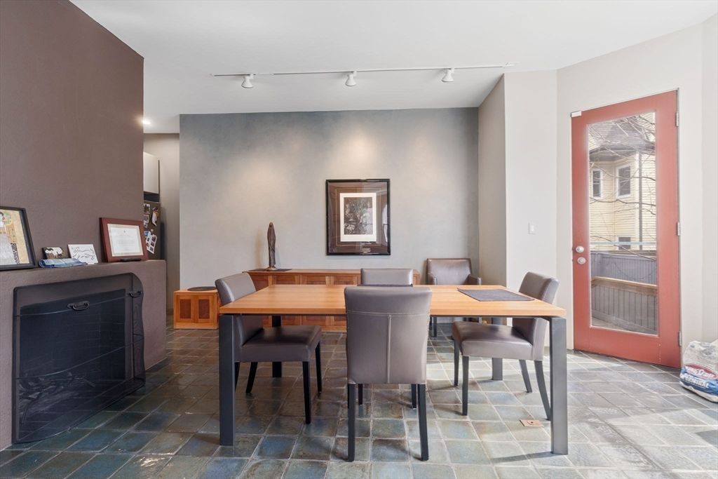 Dining room, Interior, Recessed Lighting