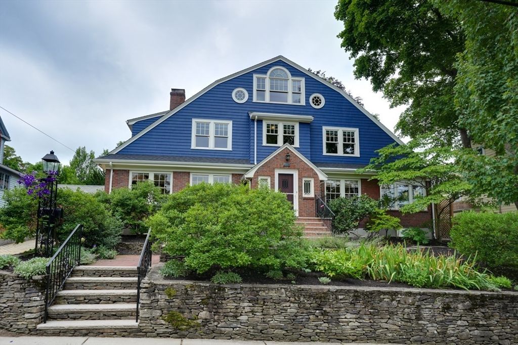 Exterior, Facade, Brick Facade, Queen Anne Victorian