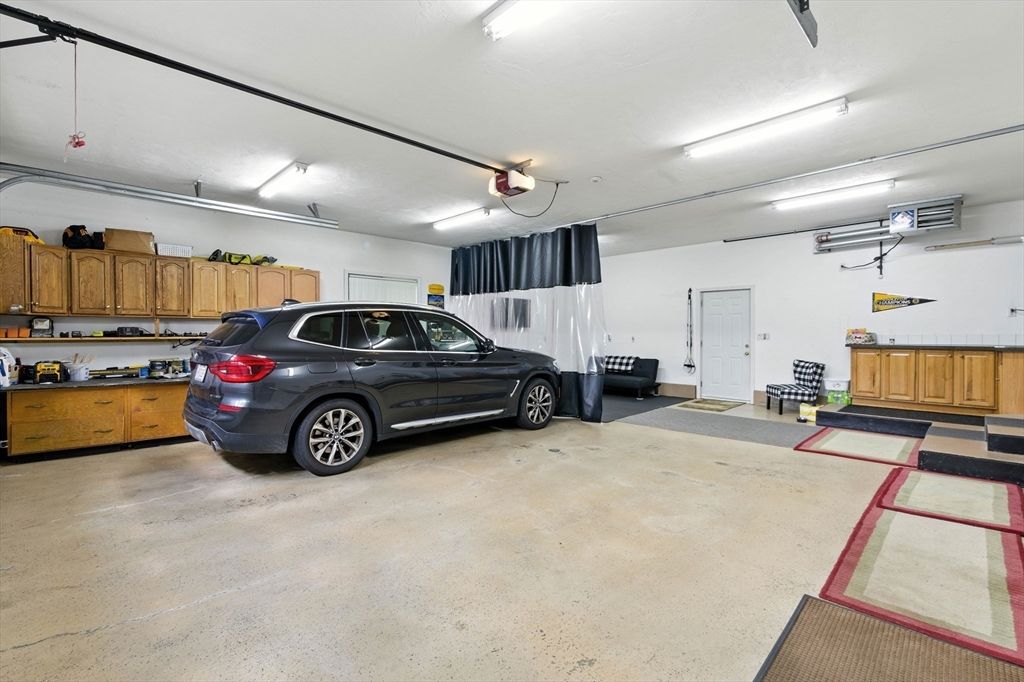 Garage, Interior