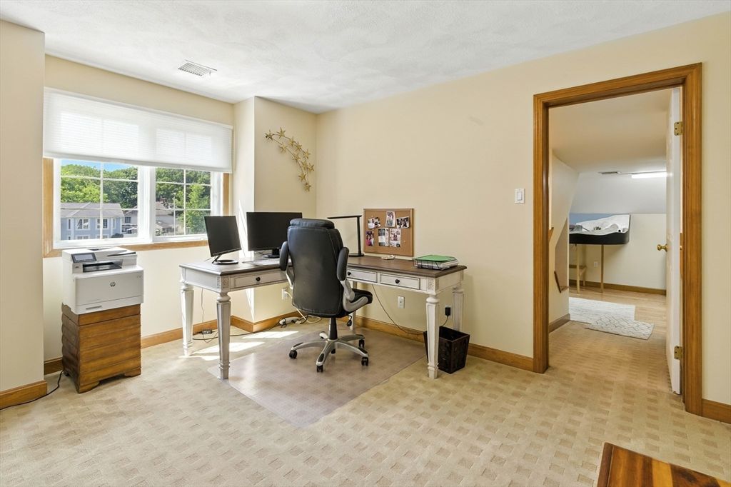 Home Office, Interior