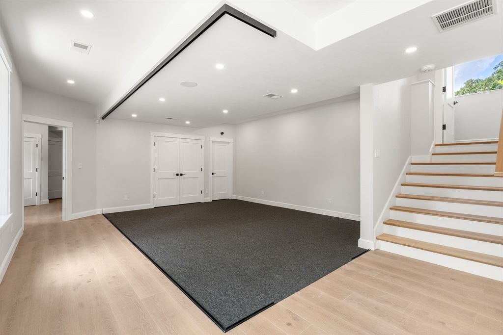 Empty room, Interior, Recessed Lighting