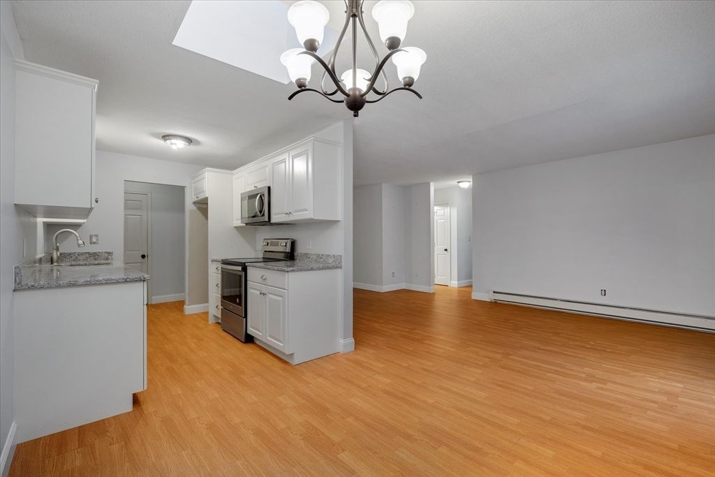 Chandelier, Interior, Kitchen, Wood Texture Flooring