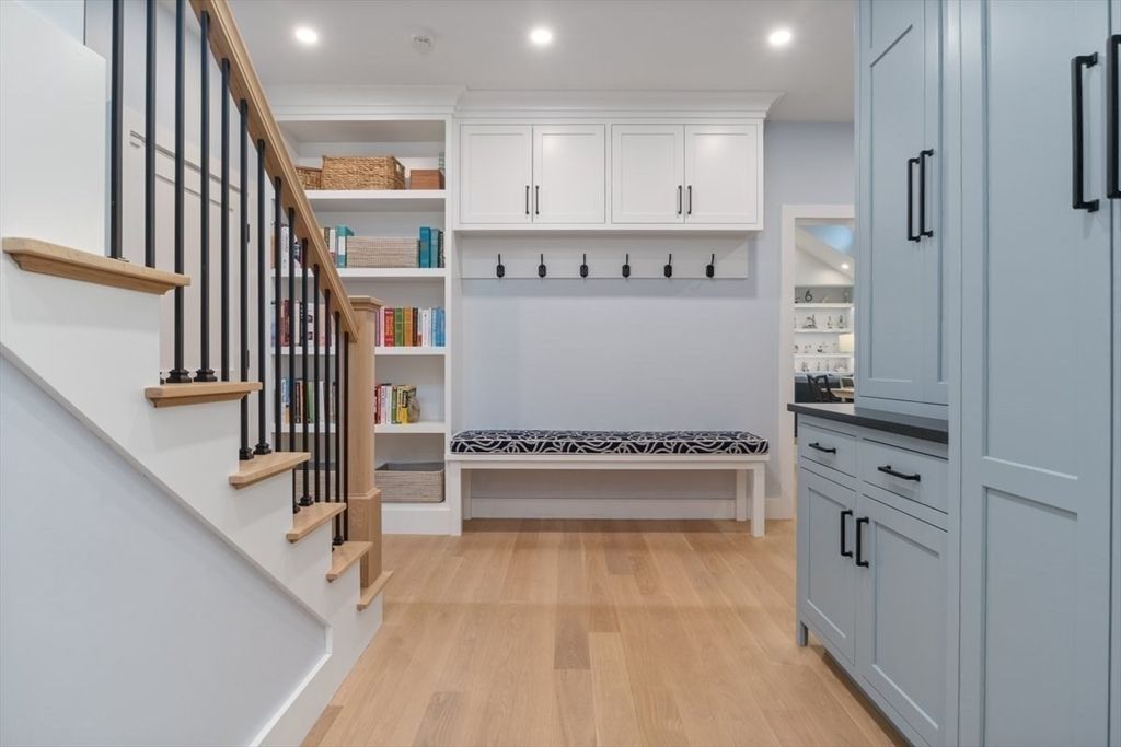 Interior, Recessed Lighting, Wood Texture Flooring