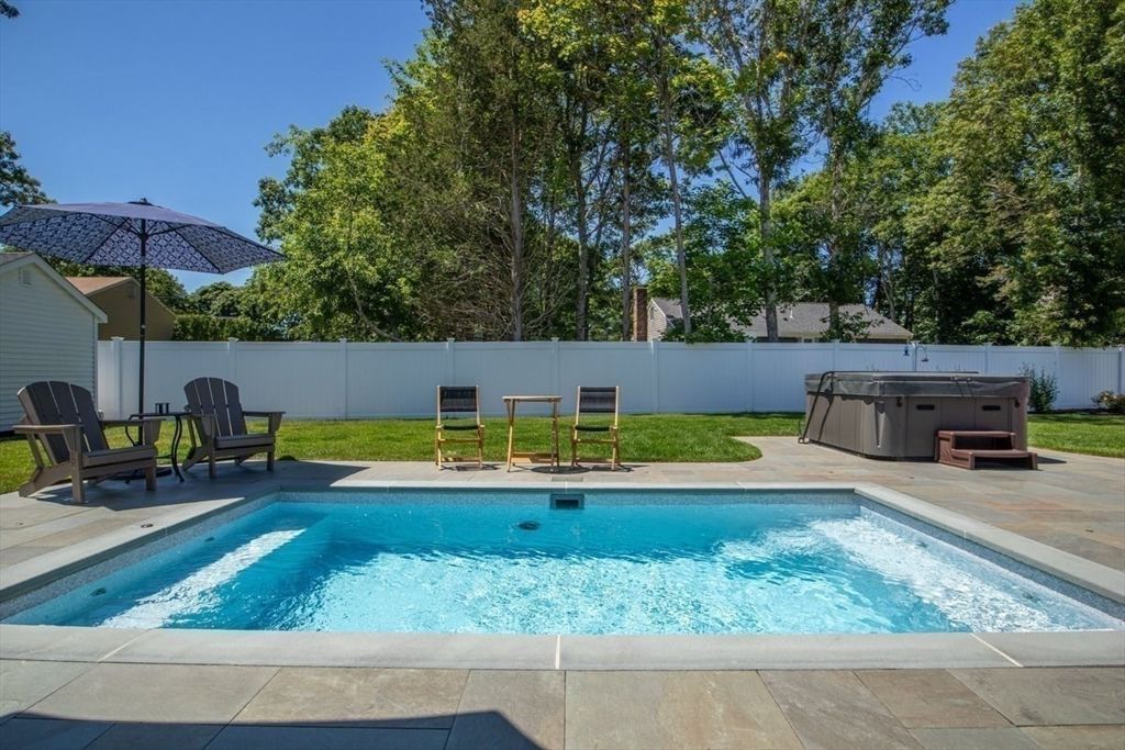 Exterior, Hot Tub, Pool