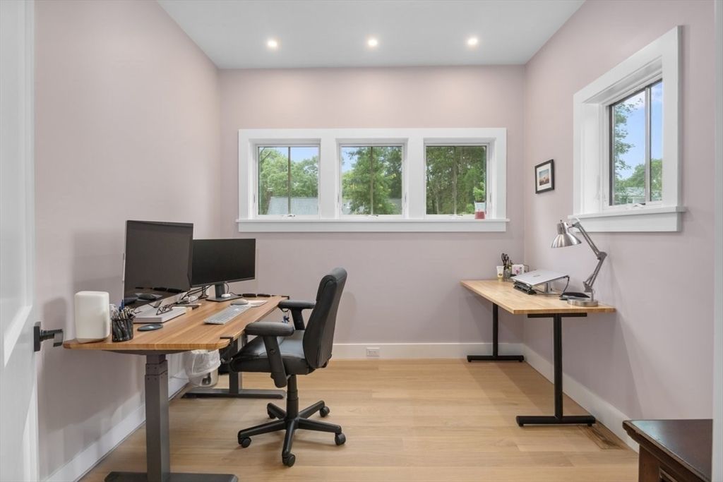 Home Office, Interior, Recessed Lighting, Wood Texture Flooring