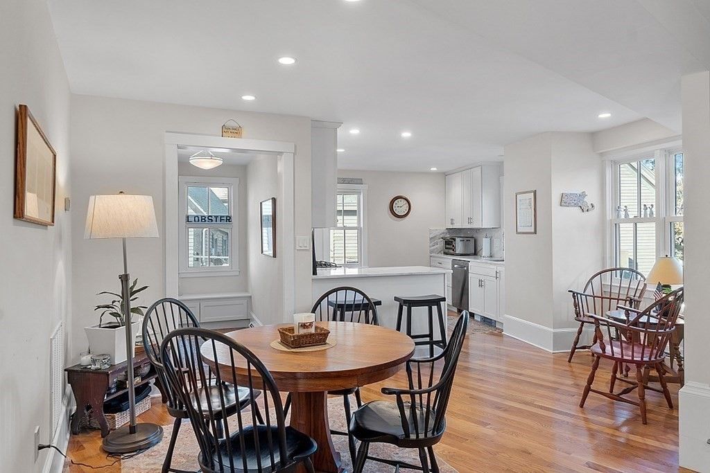 Dining room, Interior, Kitchen, Recessed Lighting, Wood Texture Flooring
