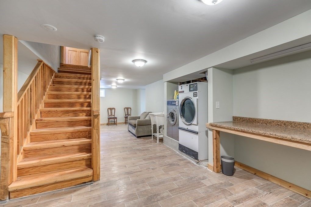 Interior, Utility Closets, Washer, Wood Texture Flooring