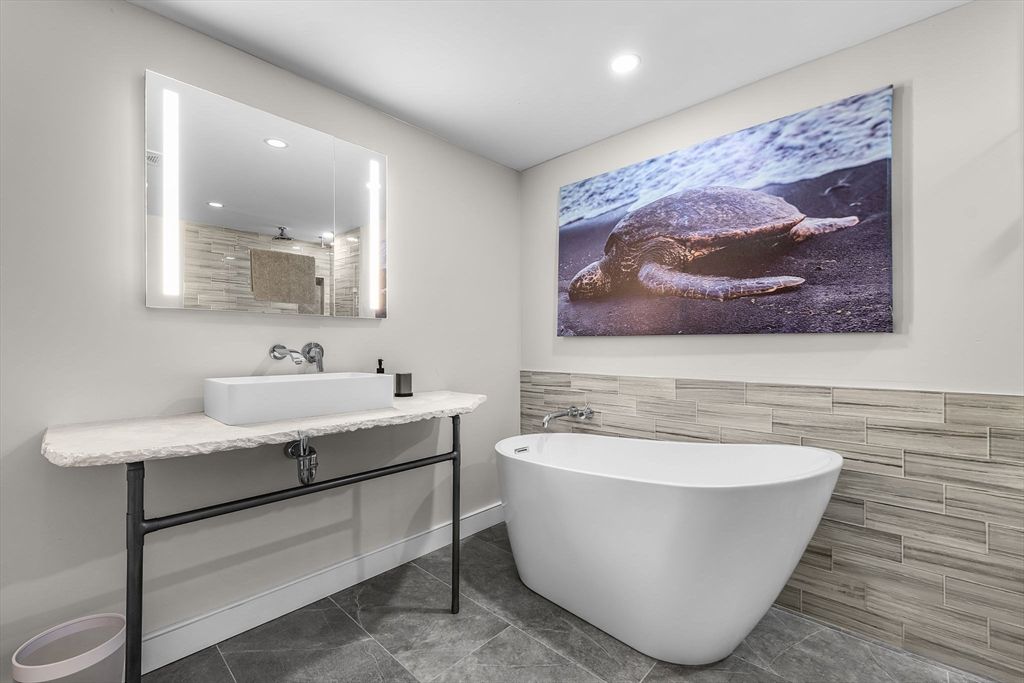 Bathroom, Free Standing Baths, Interior, Recessed Lighting