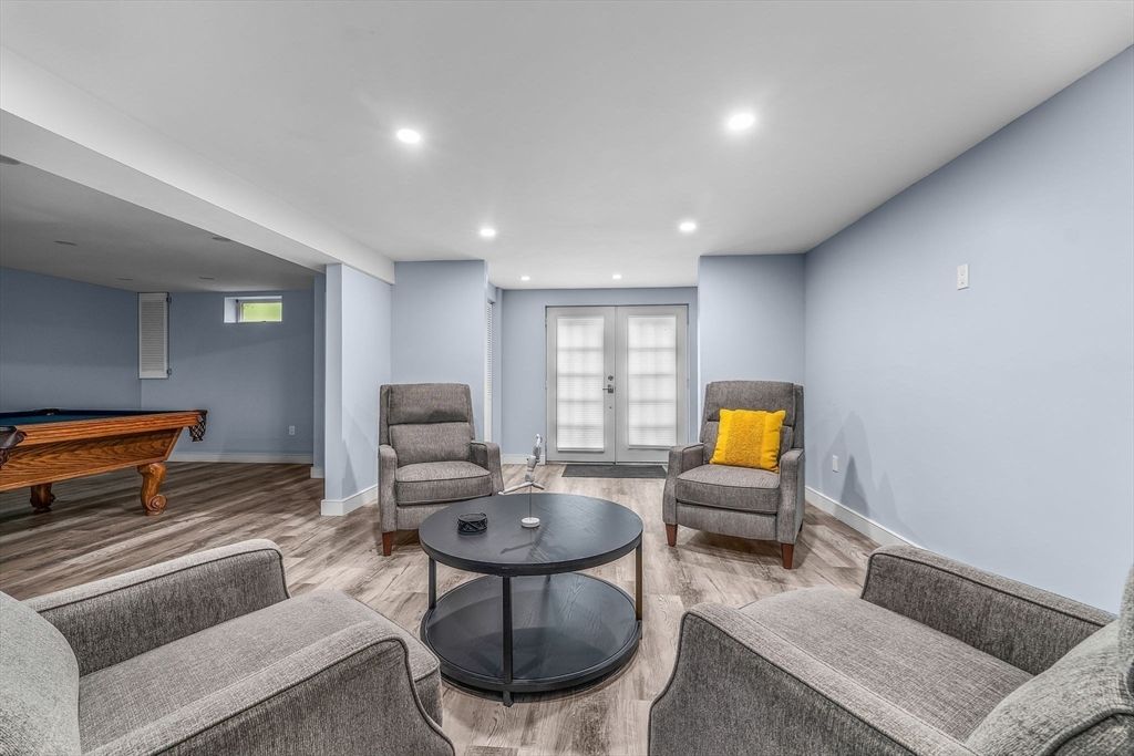 Billiard Table, Game Room, Interior, Living room, Recessed Lighting, Wood Texture Flooring